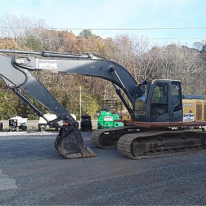 2009 DEERE 200D LC